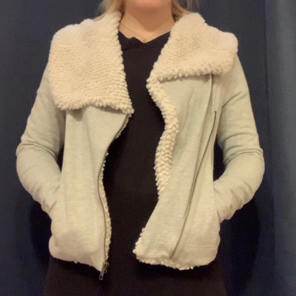 Loft Jacket - Picture 3 of 3